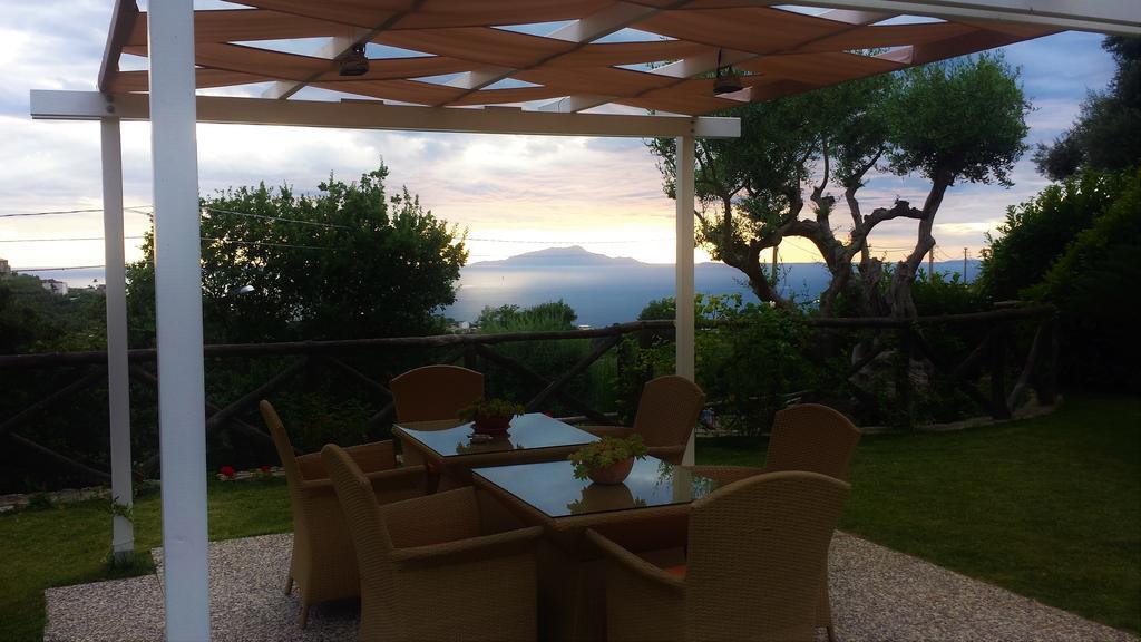 Villa Talea Sant'Agata sui due Golfi Luaran gambar